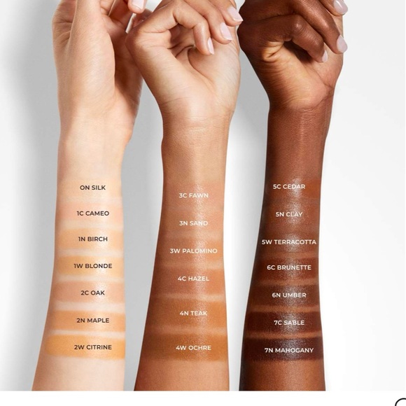 Laura mercier tinted moisturizer 
blurred matte ~ 2 C Oak - Picture 5 of 5